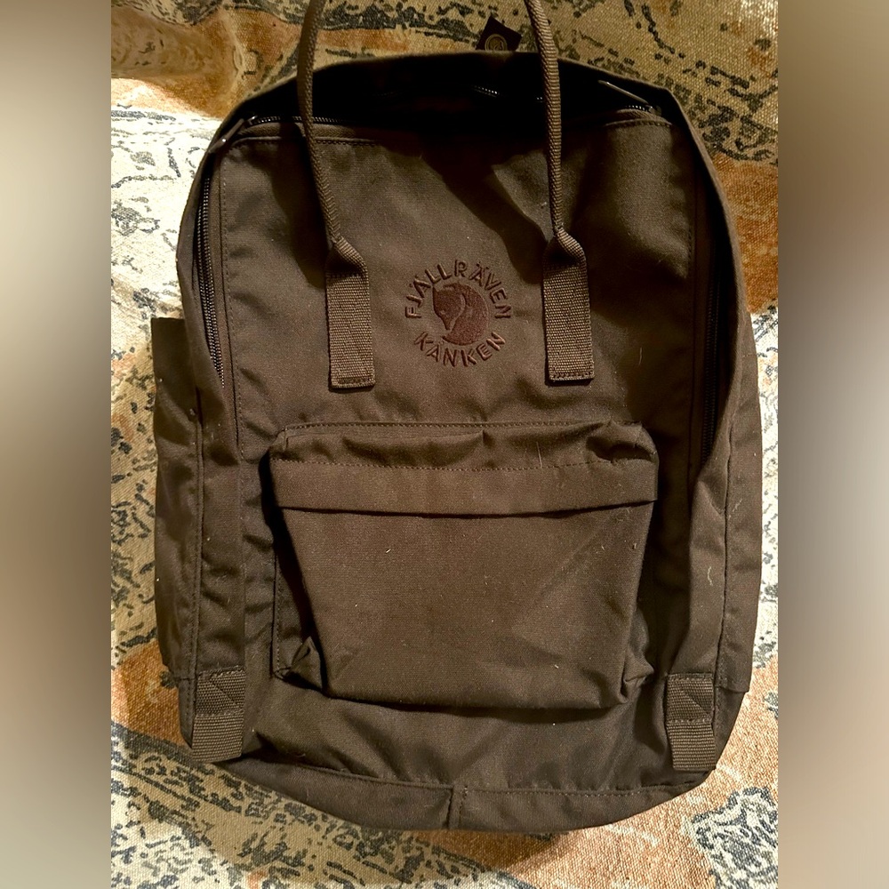 Fjallraven Kanken Backpack - Full Size Forest Green